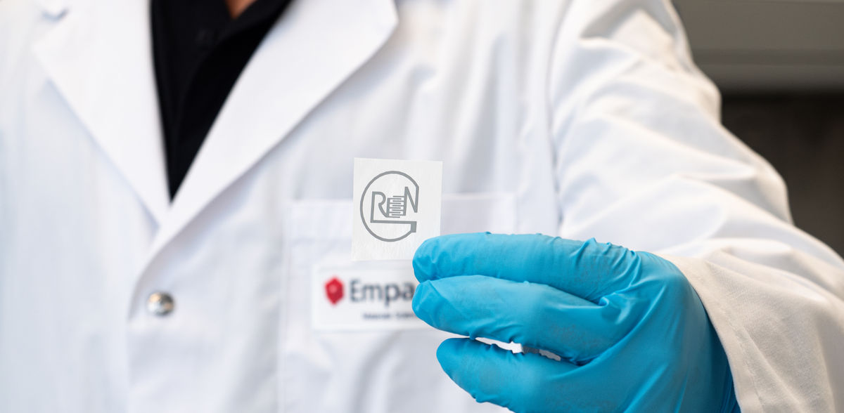 Smart sensor tag protects sensitive goods